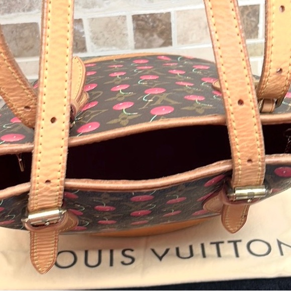 ✨🍒Louis Vuitton Petite Cherry Bucket Bag Cherries Murakami Monogram Cherry 🍒✨ - Picture 9 of 15